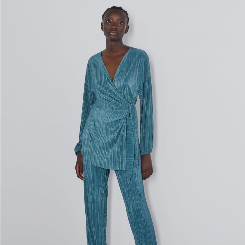 NWOT Zara satin pleated set